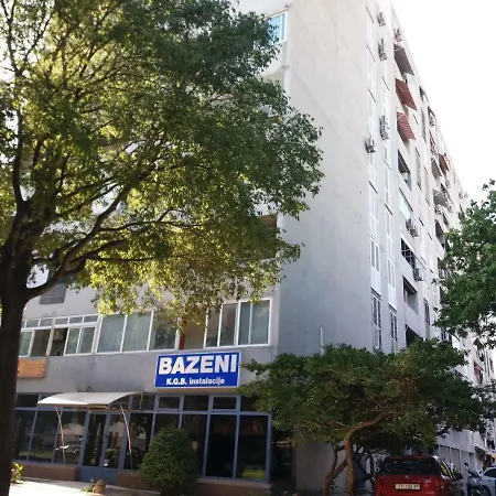 Duje Apartment *